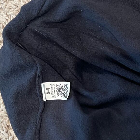 Under Armour Women’s Black Cable Knit Beanie | ColdGear Ribbed Winter Hat - Picture 6 of 7